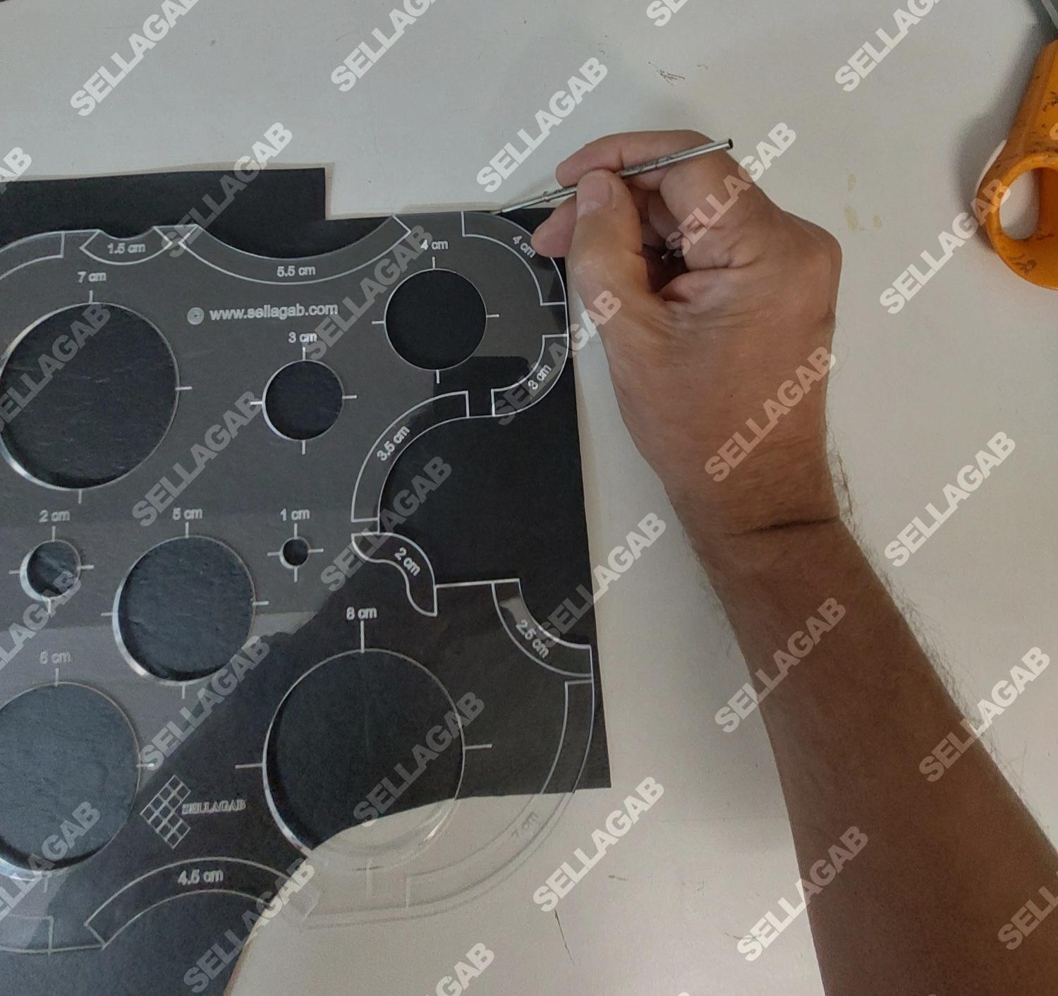 Gabarits pour tracer les cercles et coins